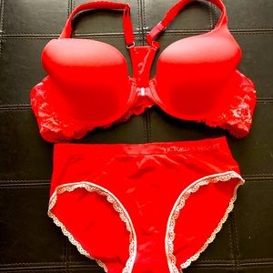 Victoria Secret set. It’s an orange/red color.
